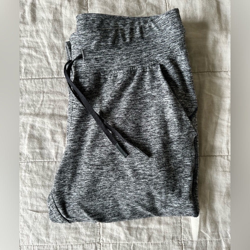 Lululemon Ready to Rulu Fleece Jogger Heathered Black size 6